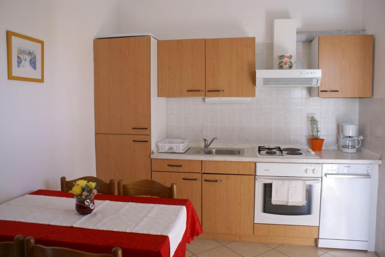 Apartment Nevenka Krk Town Exterior foto