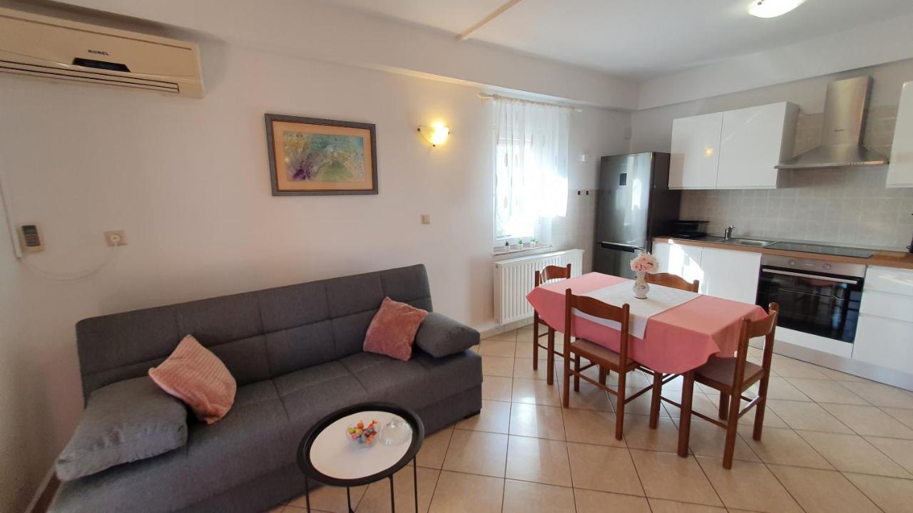 Apartment Nevenka Krk Town Exterior foto