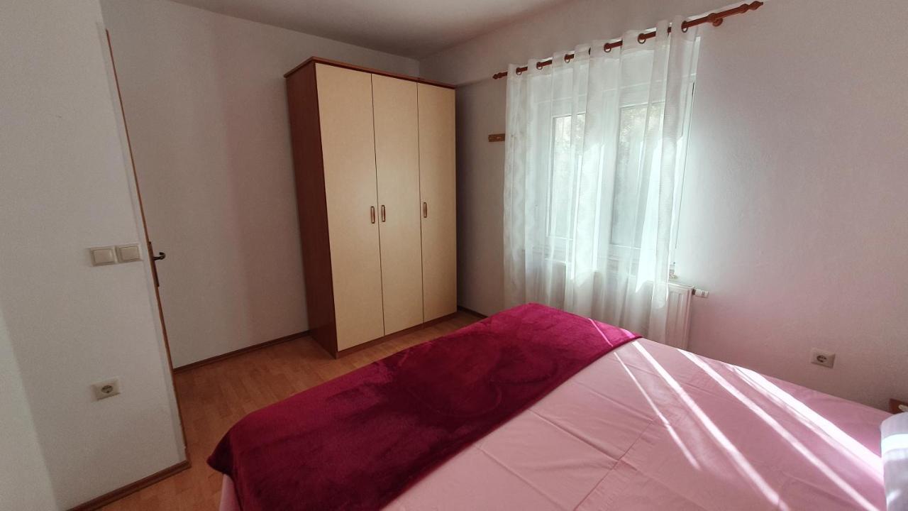 Apartment Nevenka Krk Town Exterior foto